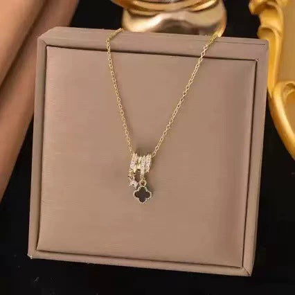 Wholesale Light Luxury Style Geometric Wave Pattern 18K Gold Plated Copper Pendant O Word Chain Necklace For Women