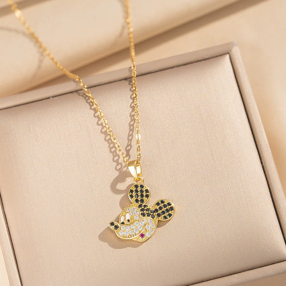 Wholesale Light Luxury Style Geometric Wave Pattern 18K Gold Plated Copper Pendant O Word Chain Necklace For Women