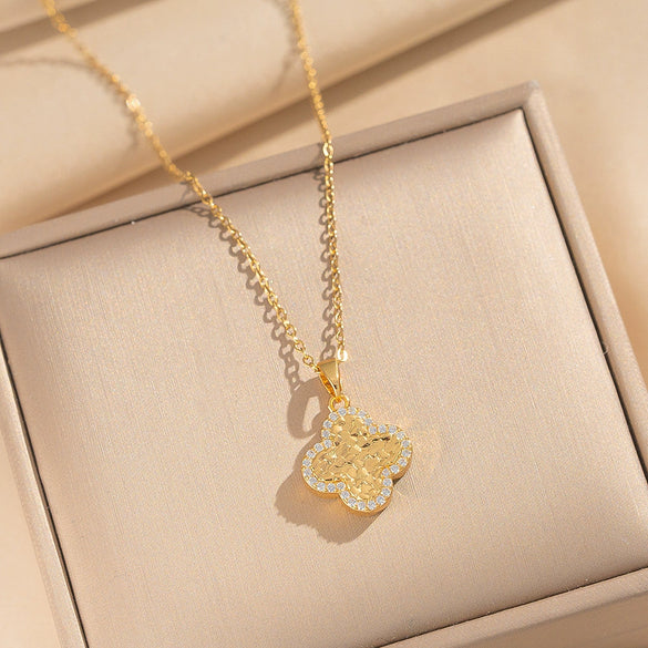 Wholesale Light Luxury Style Geometric Wave Pattern 18K Gold Plated Copper Pendant O Word Chain Necklace For Women