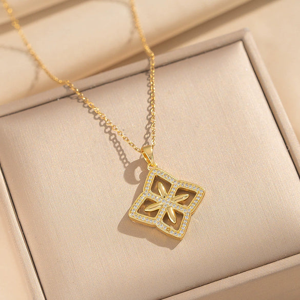 Wholesale Light Luxury Style Geometric Wave Pattern 18K Gold Plated Copper Pendant O Word Chain Necklace For Women