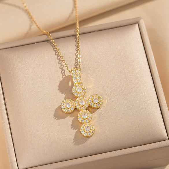 Wholesale Light Luxury Style Geometric Wave Pattern 18K Gold Plated Copper Pendant O Word Chain Necklace For Women