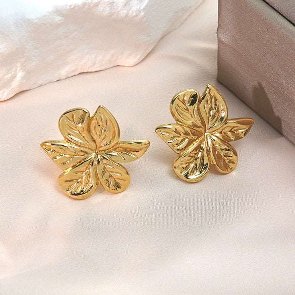 Wholesale Light Luxury Style Stamped Stainless Steel Flower Earrings For Women
