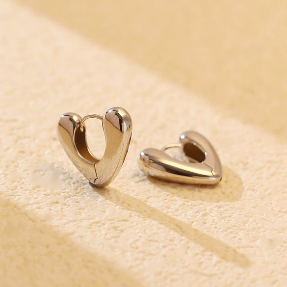 Wholesale Light Luxury Women's Earrings S925 Silver Heart Shape Electroplating Minimalist Geometric Design