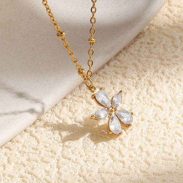 Wholesale Light Luxury Women's Stainless Steel Flower Pattern Electroplated Pendant Necklace With Regular Chain