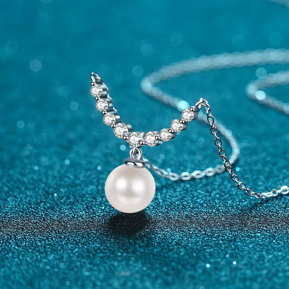 Wholesale Light Luxury Women's 925 Sterling Silver Cross Chain Clavicle Necklace With Ushaped Pendant And Freshwater Pearl And Moissanite Electroplated