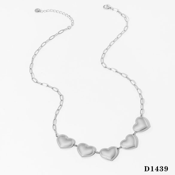 Wholesale Love Heart Shape Pendant Necklace In 316 Stainless Steel For Women With Electroplating Treatment
