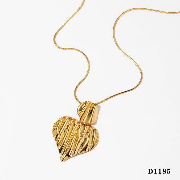 Wholesale Love Heart Shaped Exaggerated Irregular Pleated Stainless Steel Earrings And Necklace Jewelry Suit With Gold And Silver Color Matching And Electroplating Treatment