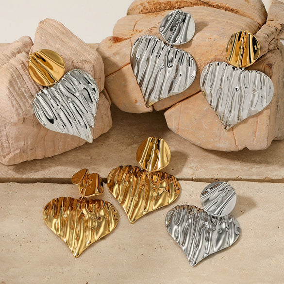 Wholesale Love Heart Shaped Exaggerated Irregular Pleated Stainless Steel Earrings And Necklace Jewelry Suit With Gold And Silver Color Matching And Electroplating Treatment