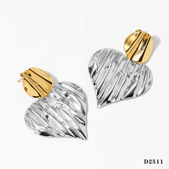 Wholesale Love Heart Shaped Exaggerated Irregular Pleated Stainless Steel Earrings And Necklace Jewelry Suit With Gold And Silver Color Matching And Electroplating Treatment