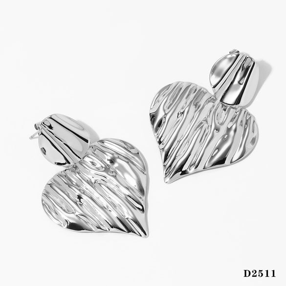 Wholesale Love Heart Shaped Exaggerated Irregular Pleated Stainless Steel Earrings And Necklace Jewelry Suit With Gold And Silver Color Matching And Electroplating Treatment
