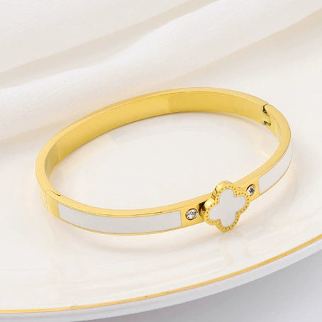 Wholesale Lucky Clover Titanium Steel Enamel Bracelet For Female With Electroplating Treatment