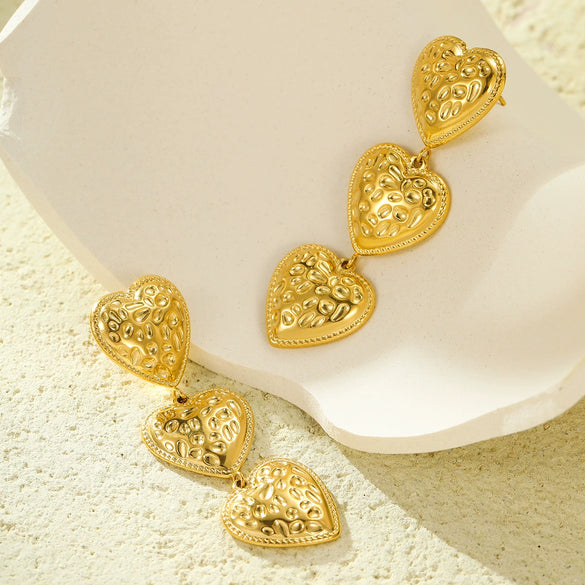 Wholesale Luxury Highend Sense Vintage Earrings Stainless Steel 18K Electroplated Love Hammer Pattern Tassel Peach Heart Design For Women