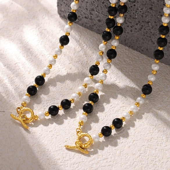 Wholesale Luxury Style Black Agate And White Shell Beaded 316L Stainless Steel Clavicle Chain Necklace With Geometric Pattern And Electroplating