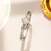 Wholesale Luxury White Shellfish Fourleaf Clover Hollow Titanium Steel Electroplated Bracelet