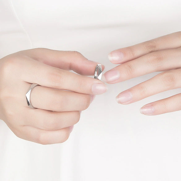 Wholesale M?bius Ring 925 Sterling Silver Geometric Fashion Electroplated Unisex Couple Ring