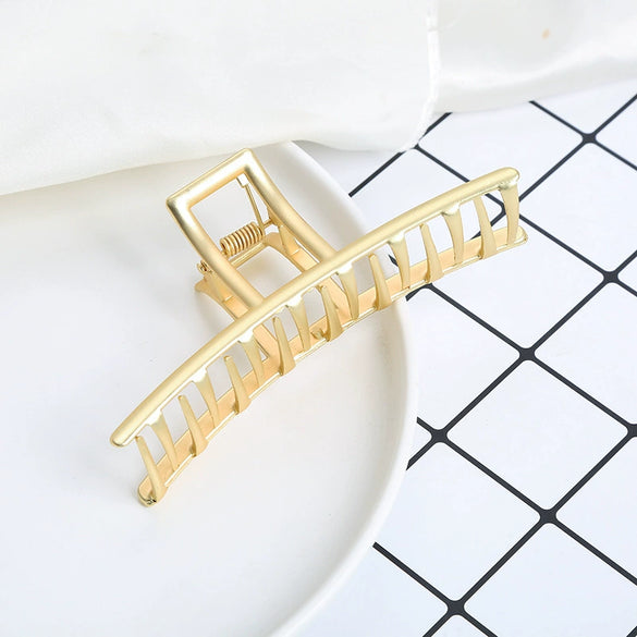 Wholesale Metal Alloy Casual Geometric Style Electroplated Large Shark Clip For Women