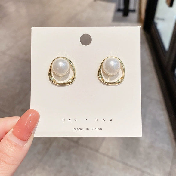 Wholesale Metal Alloy Cat's Eye Earrings With Geometric Pattern Retro Exaggerated Style For Women