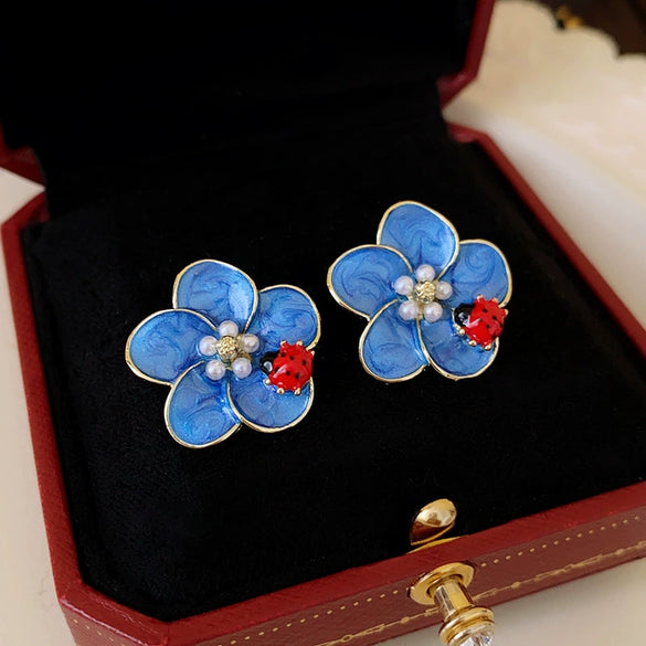 Wholesale Metal Blue Irregular Earrings With Silver Needle Pleated And Geometric Design Electroplated For Women