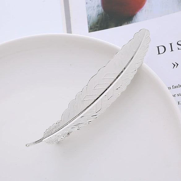 Wholesale Metal Duckbill Clip Hair Accessories With Exaggerated Style And Maple Leaf Design Electroplated