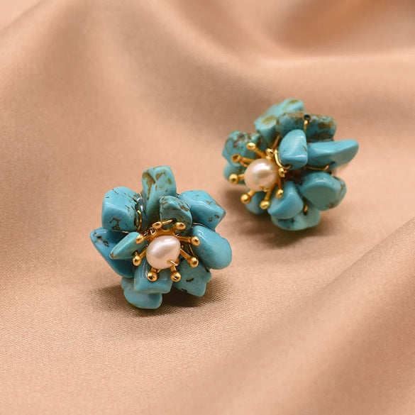 Wholesale Metal Earrings With Pearl And Flower Design Retro Elegant Electroplating For Women