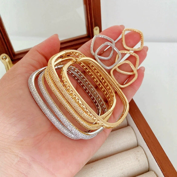 Wholesale Metal Fashion Geometric Hollow Starshaped Electroplated Diamond Bracelet For Women