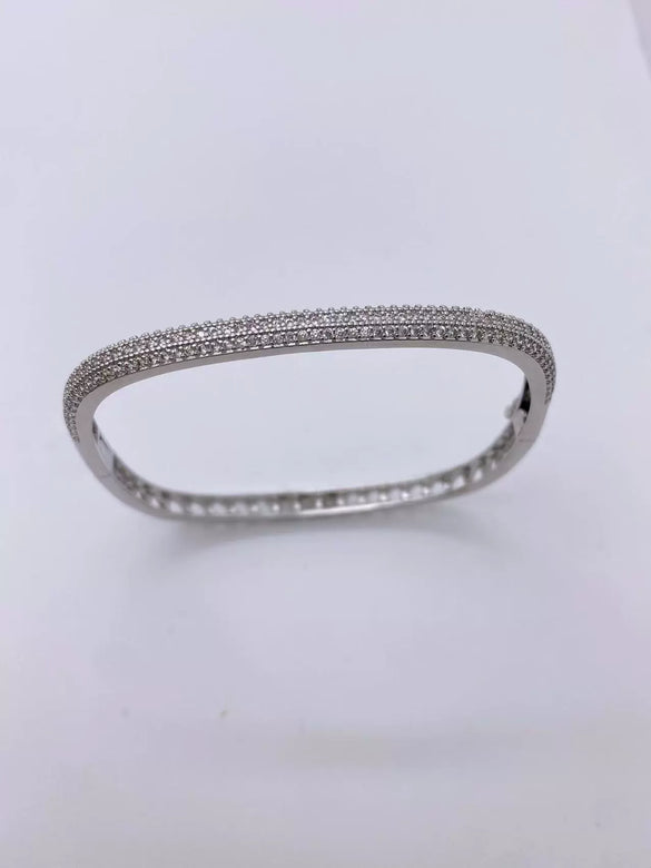 Wholesale Metal Fashion Geometric Hollow Starshaped Electroplated Diamond Bracelet For Women