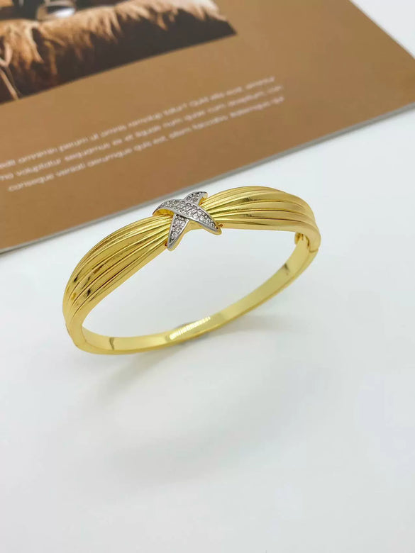 Wholesale Metal Fashion Retro Wide Face Ring Bracelet With Cross Line And Electroplating Treatment