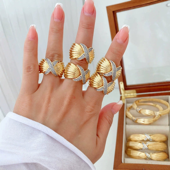 Wholesale Metal Fashion Retro Wide Face Ring Bracelet With Cross Line And Electroplating Treatment