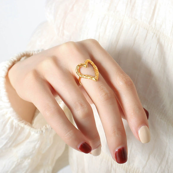 Wholesale Metal Fashionable Gold Plated Nonfading Irregular Heartshaped Titanium Steel Ring With Electroplating For Unisex
