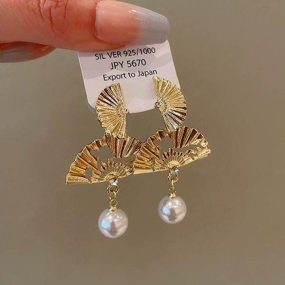 Wholesale Metal Geometric Exaggerated Retro Electroplated Earrings For Women