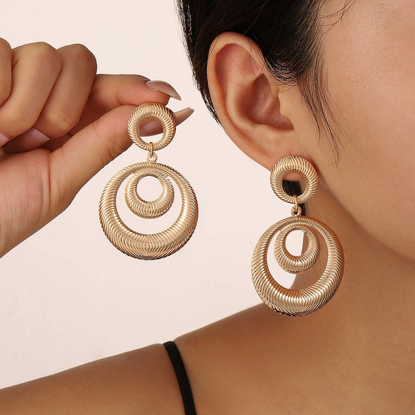 Wholesale Metal Geometric Hollow Circle Earrings For Women With Electroplating