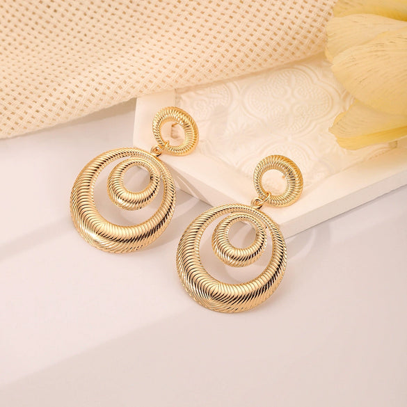 Wholesale Metal Geometric Hollow Circle Earrings For Women With Electroplating