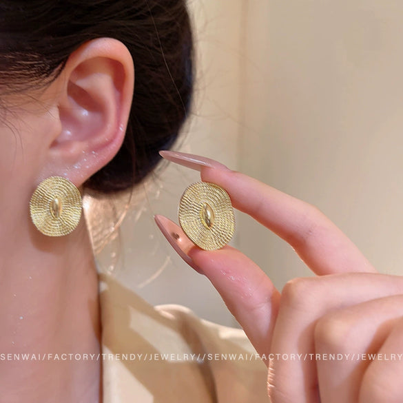 Wholesale Metal Geometric Oval Earrings For Women With Electroplating Process