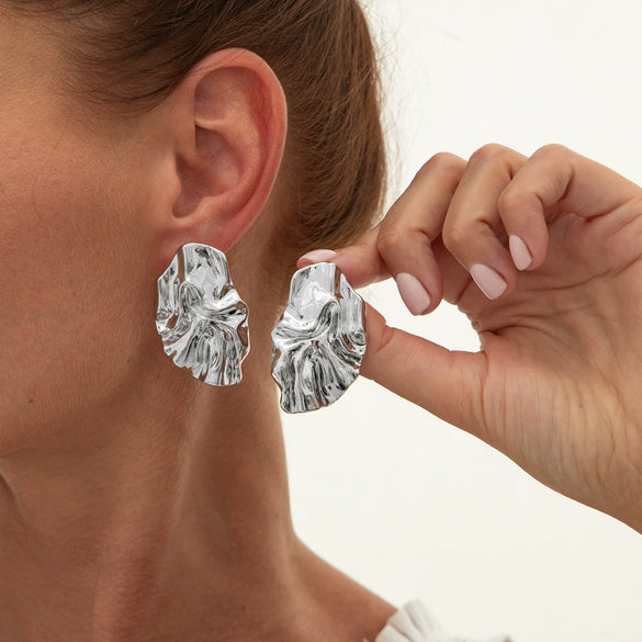 Wholesale Metal Geometric Simple Elegant Pleated Earrings For Women With Electroplating