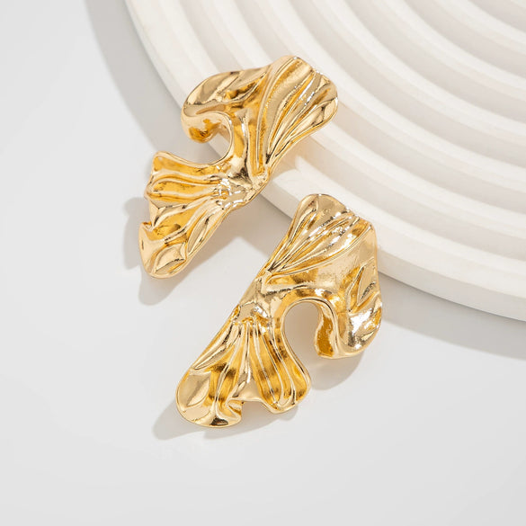 Wholesale Metal Geometric Simple Elegant Pleated Earrings For Women With Electroplating