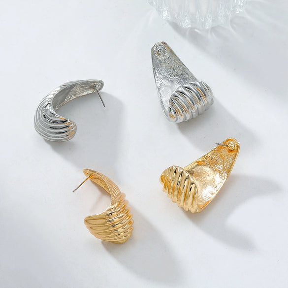 Wholesale Metal Geometric Stripe Cshape Ladies Elegant Earrings Zinc Alloy Electroplating