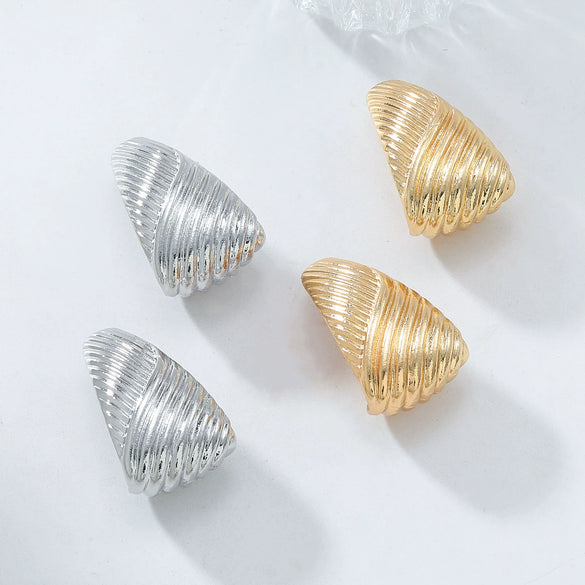 Wholesale Metal Geometric Stripe Cshape Ladies Elegant Earrings Zinc Alloy Electroplating