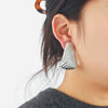 Wholesale Metal Geometric Stripe Cshape Ladies Elegant Earrings Zinc Alloy Electroplating