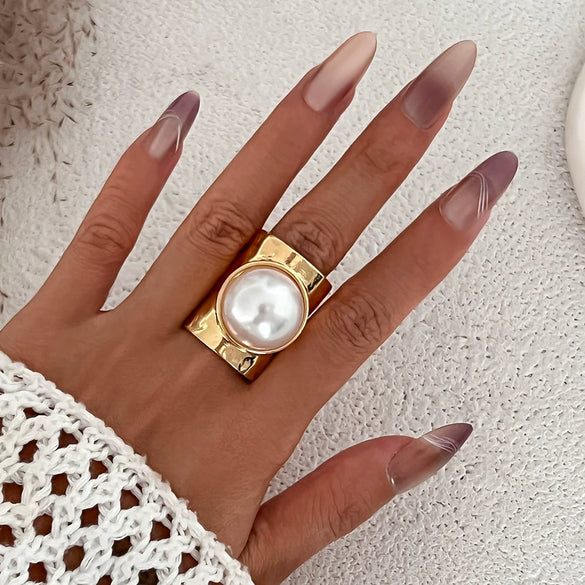 Wholesale Metal Geometric Wide Face Ring For Women With Electroplating Treatment
