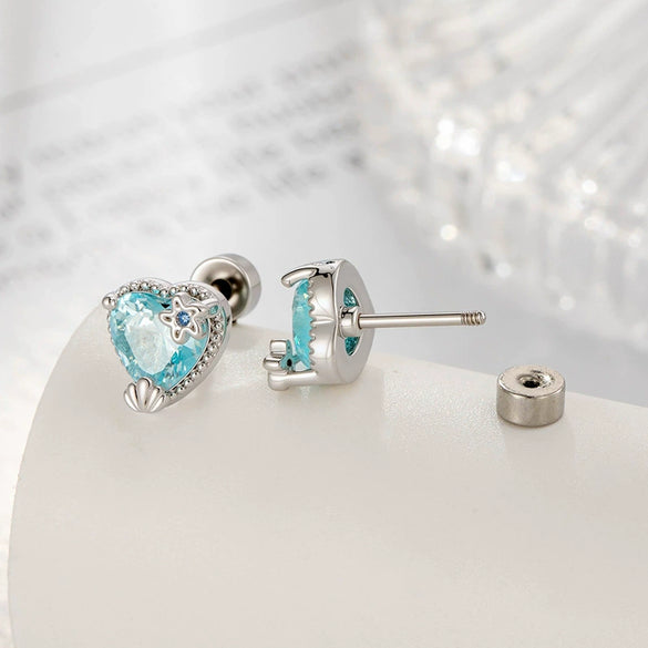 Wholesale Metal Heart Shape Niche Cartilage Piercing Ear Bone Nail Set With Diamonds In Fashion Style