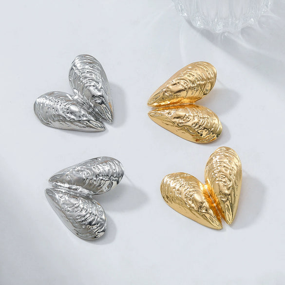 Wholesale Metal Heart Shape Zinc Alloy Electroplating Fashion Niche Design Women's Earrings
