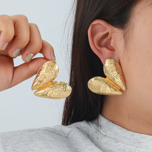 Wholesale Metal Heart Shape Zinc Alloy Electroplating Fashion Niche Design Women's Earrings