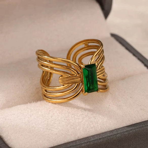 Wholesale Metal Imitation Emerald Inlaid Zircon Geometric Ring For Women Retro Fashion Style Copper Material Electroplating Treatment