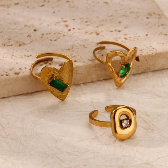 Wholesale Metal Imitation Emerald Inlaid Zircon Geometric Ring For Women Retro Fashion Style Copper Material Electroplating Treatment