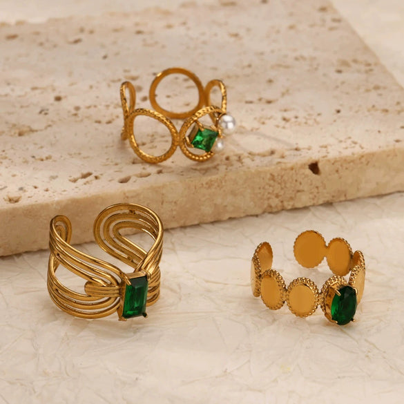 Wholesale Metal Imitation Emerald Inlaid Zircon Geometric Ring For Women Retro Fashion Style Copper Material Electroplating Treatment