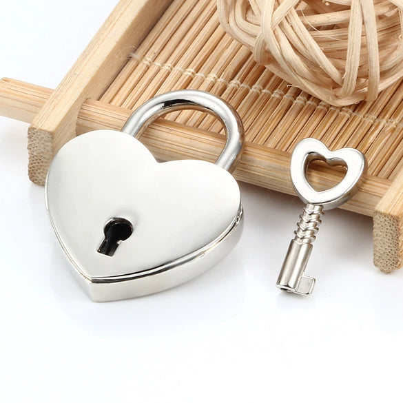Wholesale Metal Love Lock Shape Necklace Luggage Accessories Electroplating