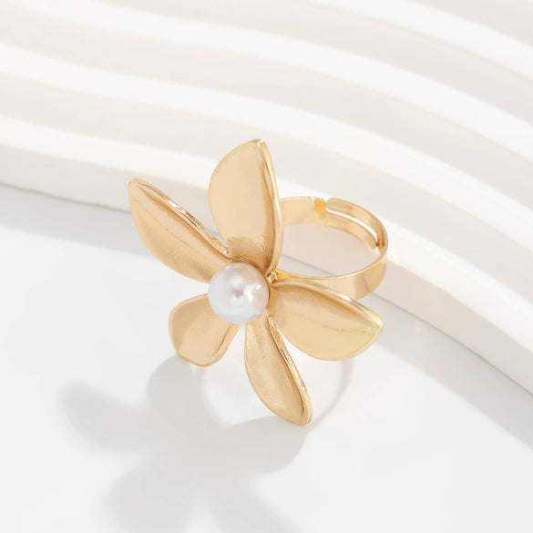 Wholesale Metal Open Ring With Imitation Pearl Flower And Geometric Design Electroplated For Women