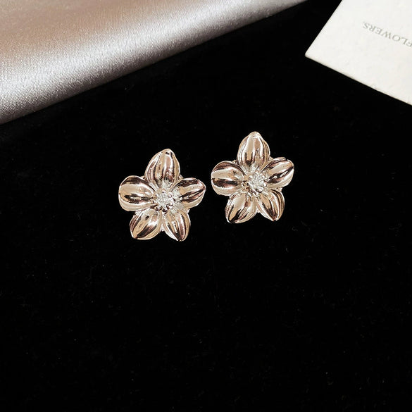 Wholesale Metal Oval Earrings And Necklace Set With Cross Crown Roman Numerals Pattern For Women Electroplated Light Luxury Style Clavicle Chain