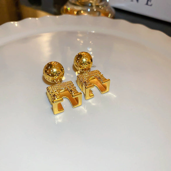 Wholesale Metal Retro Flower Design Diamond Pearl Earrings For Women