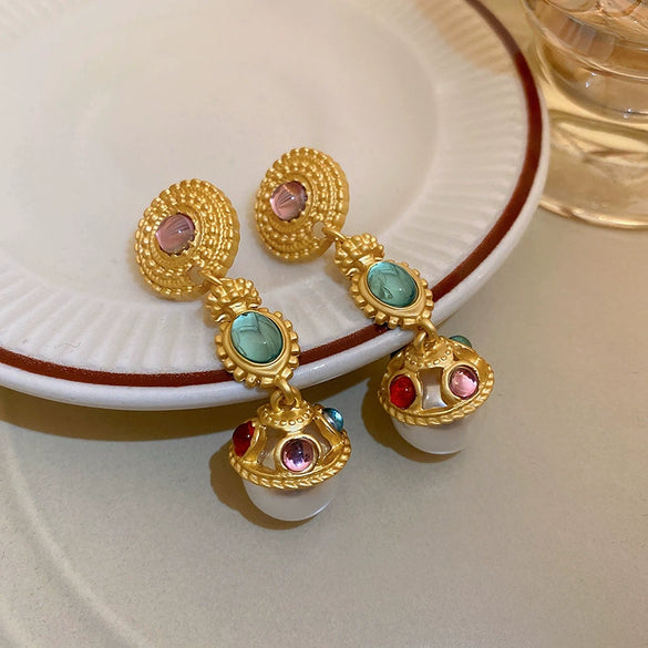 Wholesale Metal Retro Flower Design Diamond Pearl Earrings For Women